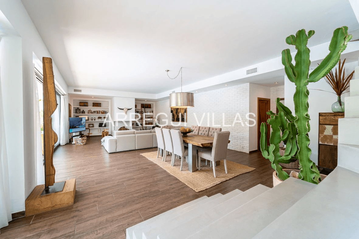 Estupenda villa en venta en Dénia - Montgó
