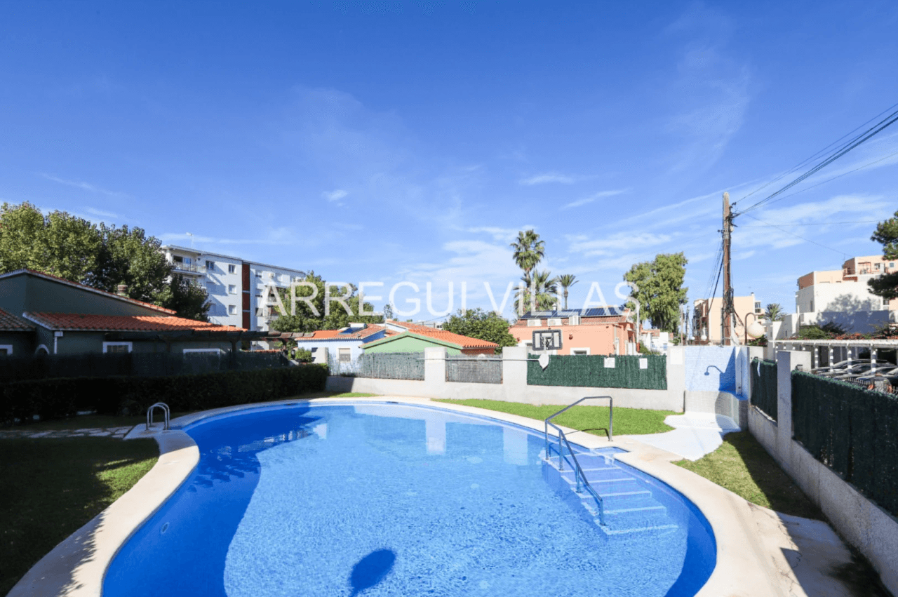 Vivienda/Oportunidad de negocio en venta en Dénia