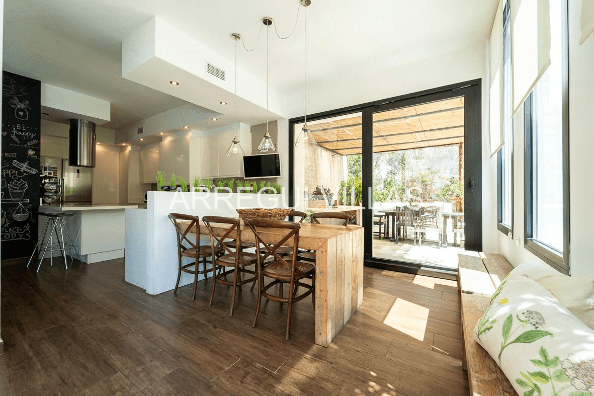 Estupenda villa en venta en Dénia - Montgó
