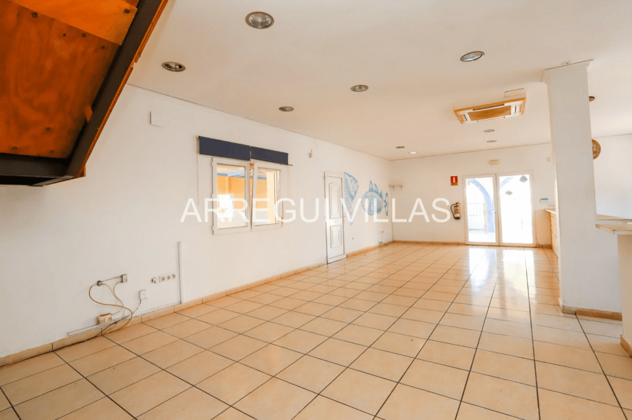 Vivienda/Oportunidad de negocio en venta en Dénia