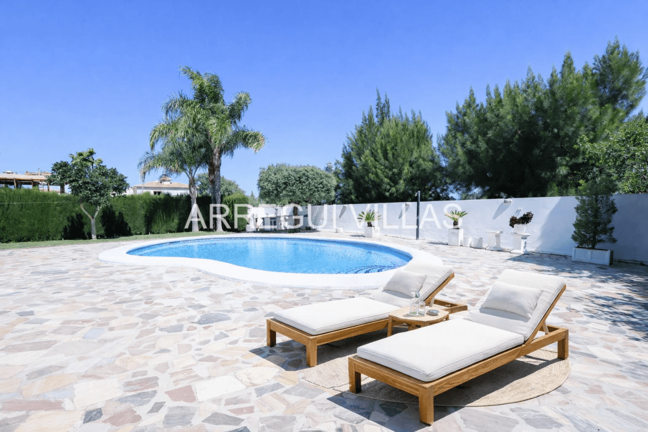 Estupenda villa de 3 dormitorios en Dénia - La Pedrera