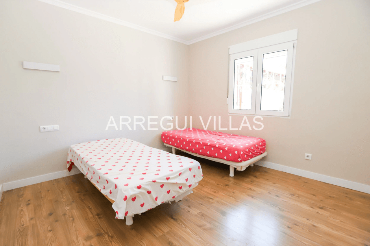 Estupenda villa de 3 dormitorios en Dénia - La Pedrera