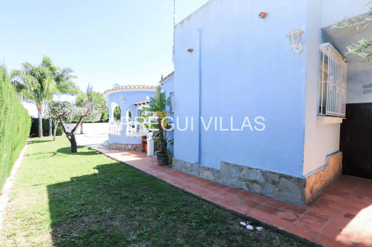 Estupenda villa de 3 dormitorios en Dénia - La Pedrera