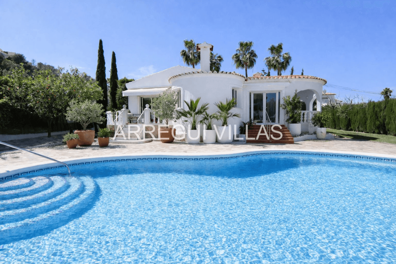 Estupenda villa de 3 dormitorios en Dénia - La Pedrera