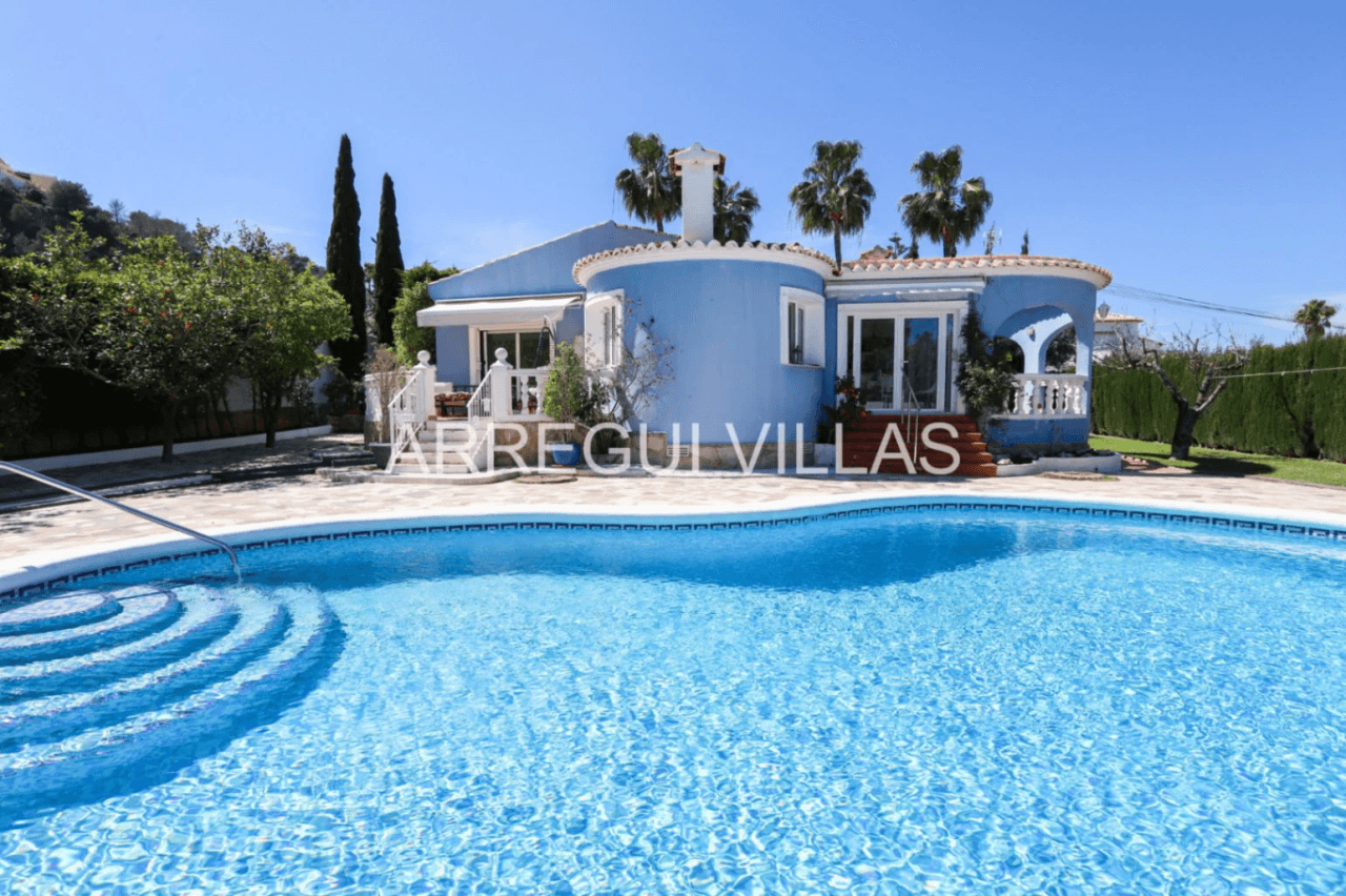 Estupenda villa de 3 dormitorios en Dénia - La Pedrera