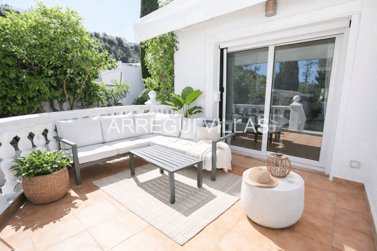 Estupenda villa de 3 dormitorios en Dénia - La Pedrera