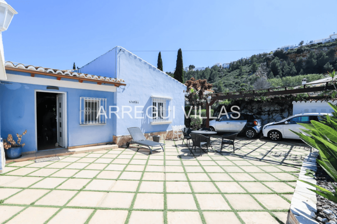 Estupenda villa de 3 dormitorios en Dénia - La Pedrera