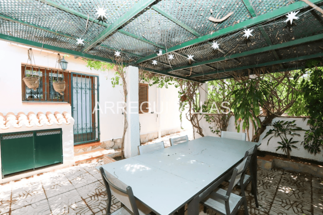 Exclusiva vivienda unifamiliar en Las Alquerias - Denia