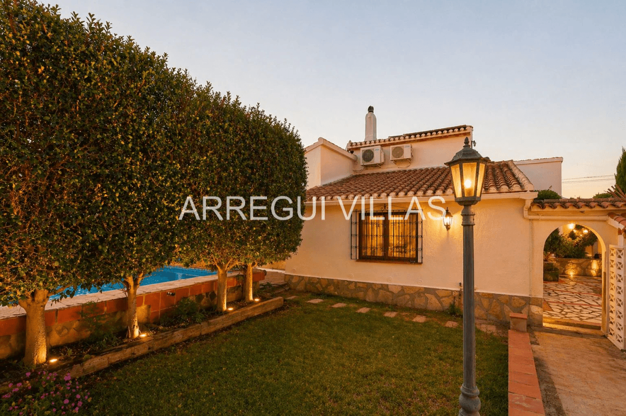 Exclusiva vivienda unifamiliar en Las Alquerias - Denia