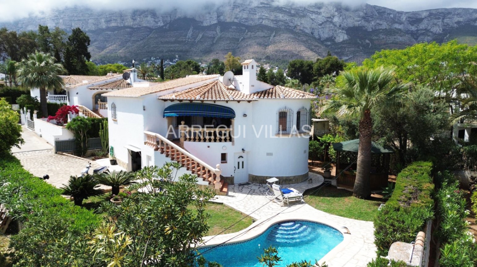 Villa avec piscine privée à vendre à Dénia - San Juan